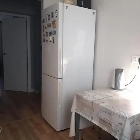 Appartamento Dormitorio Acogedor En El Centro En Piso Compartido Con Bano Privado *